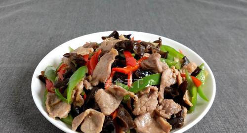 西瓜皮炒肉片，美味又健康（如何利用西瓜皮制作美食）