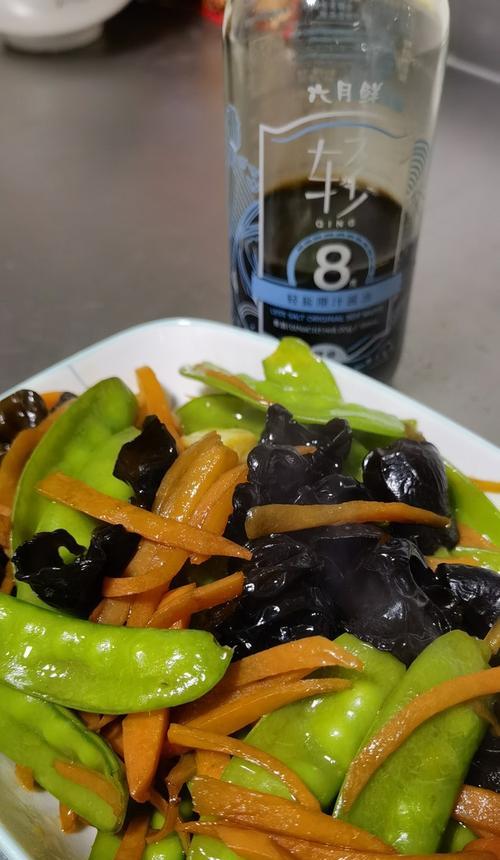 西瓜皮炒肉片，美味又健康（如何利用西瓜皮制作美食）