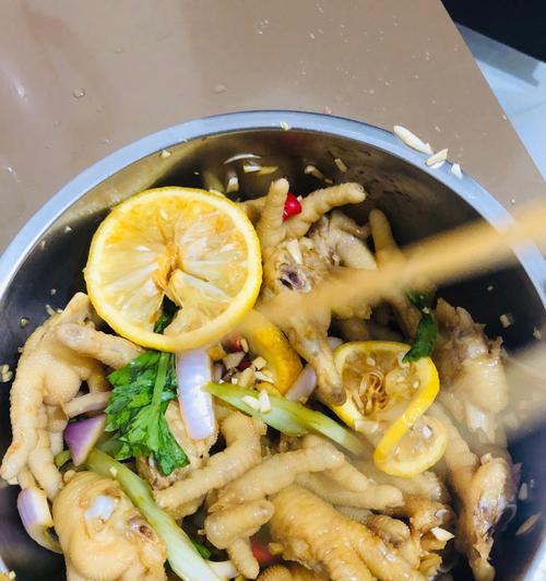 如何做出美味网红泡鸡爪（超级简单又好吃的泡椒鸡爪）