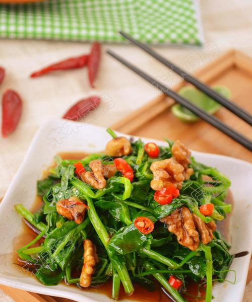 豌豆苗小炒的做法（简单易学的家常菜）