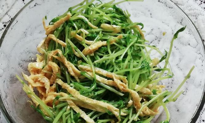 豌豆苗烩豆腐，美味又营养（学会这道菜）