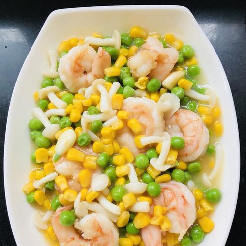 豌豆炒鲜贝（用豌豆营养搭配鲜贝的鲜香美味）