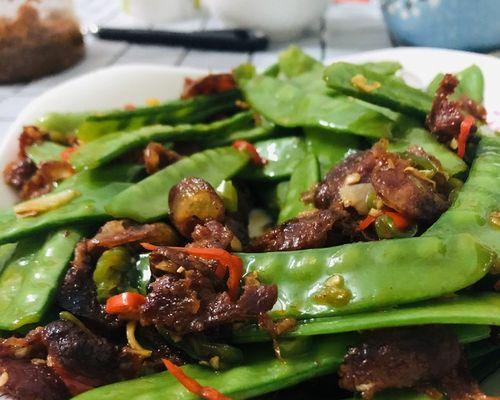豌豆炒腊肉，美味可口的家常菜（以豌豆为主角）