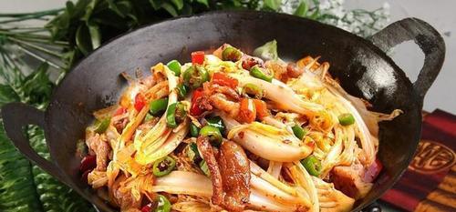 一道美味营养的家常菜——娃娃菜五花肉炖干豆腐（做法简单）