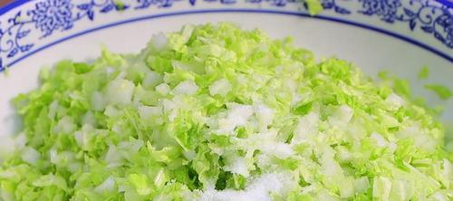 娃娃菜肉馅饺子，美味又健康（以娃娃菜为主料）