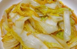 娃娃菜炒牛肉丝——健康美味的家常菜（家中必备的菜谱）