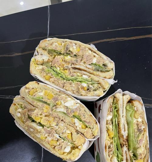 自制美味吞拿鱼三文治（口感细腻、营养丰富）