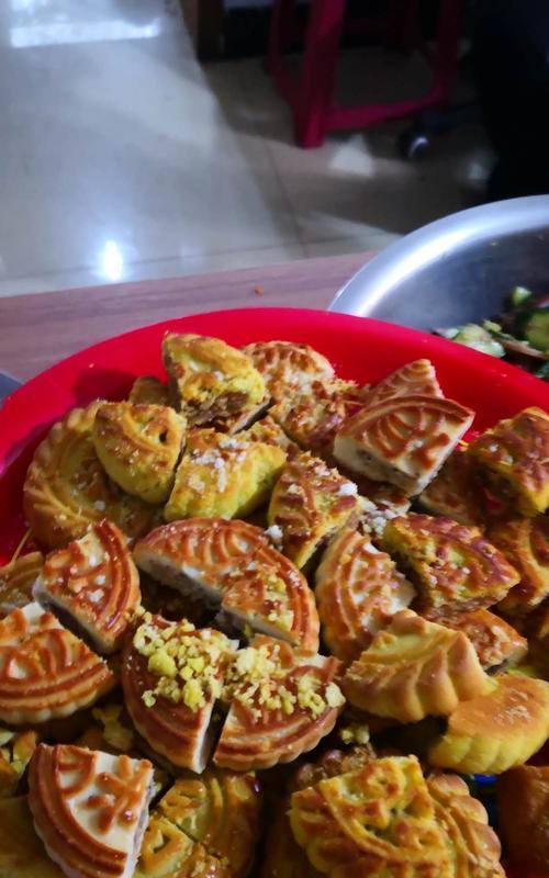 手工制作团圆饼（传统美食的味道与情感/团圆饼的制作流程及技巧）