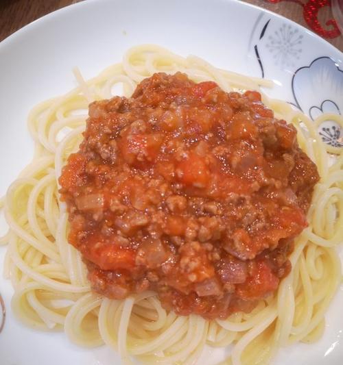 美食之旅-土式肉酱面的独特魅力（领略土耳其特色美食的味蕾盛宴）