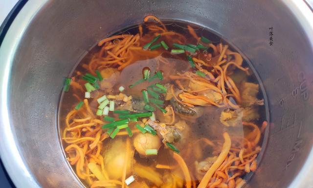土鸡骨架汤的制作方法（传统美食珍品）