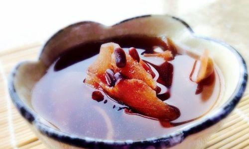 以土茯苓绿豆老鸽汤为主题的养生之道（家庭中如何制作土茯苓绿豆老鸽汤）