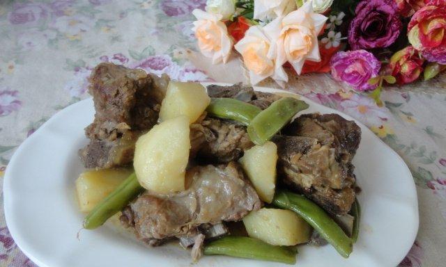 家常土豆芸豆炖排骨的做法（美味又健康的一道家常菜）
