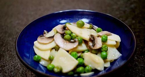 土豆咸笋汤，一道简单又美味的家常菜（家常汤菜）