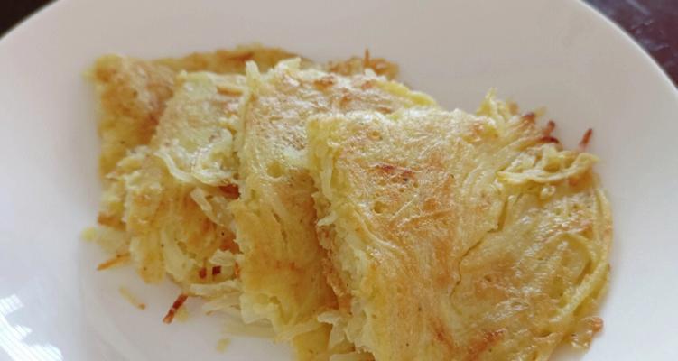 土豆丝鸡蛋饼的做法（简单易学）