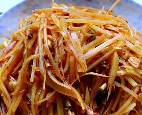 美味健康，XO鲑鱼炒土豆丝的做法（以XO酱为调料）