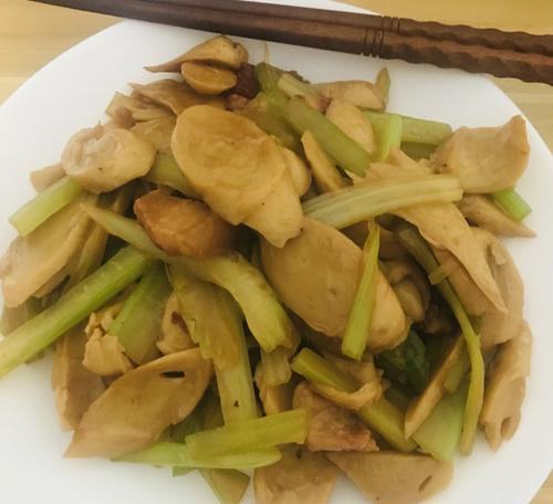 土豆丝炒豆腐干——家常美食的经典组合