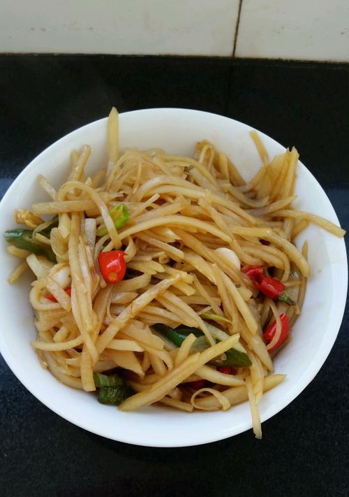 家常美食，土豆丝炒饼（做法详解）