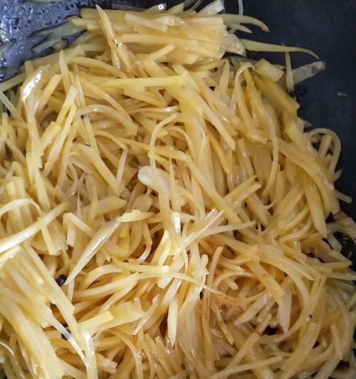 家常美食，土豆丝炒饼（做法详解）