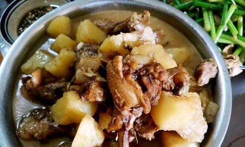 土豆烧鸭腿肉，美味又营养（家庭私房菜）