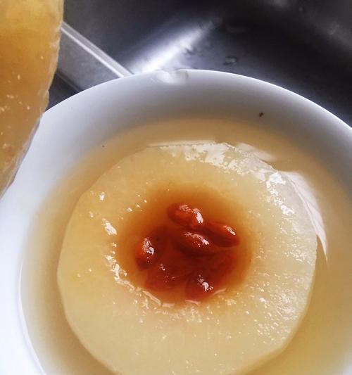 胎菊冰糖炖雪梨的家庭健康疗效（清热去火）