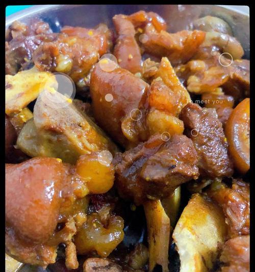 美味塔吉锅版焖猪蹄（传统美食的独特魅力）