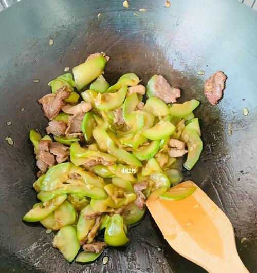 这样做笋瓜炒肉，不用去饭店也能吃到家常美味（一道简单易学的家常菜）