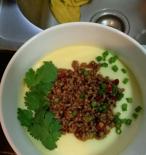 美味健康的碎肉蒸蛋（简单易学的营养早餐）