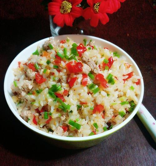 随便炒饭，也可以很美味（简单易学的家常炒饭做法）