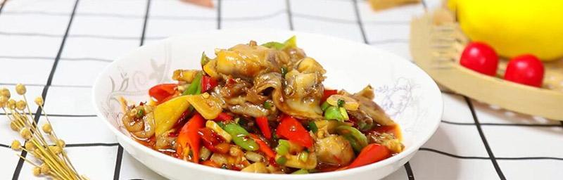 蒜子烧牛蛙，一道美味佳肴（用蒜子的香气）