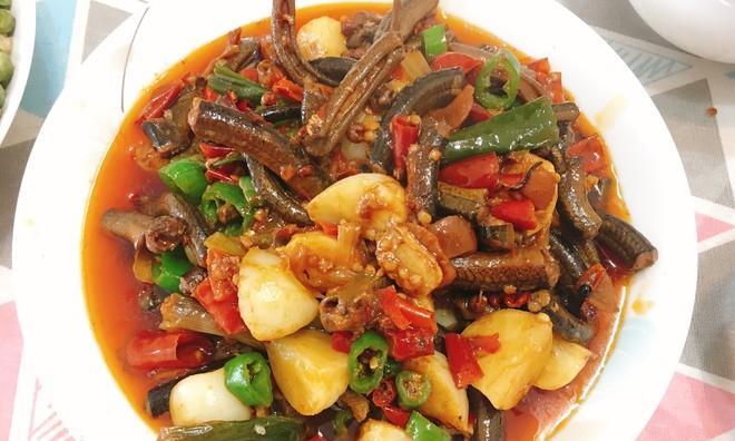 蒜子红烧黄鳝的做法（家常菜）
