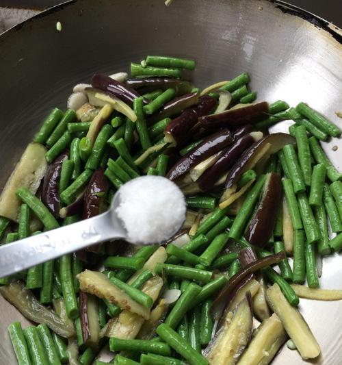 传统美食——蒜子缸豆的制作方法（以传统工艺为基础）