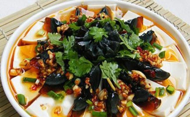 蒜汁拌内酯豆腐，美味又健康（以豆腐为主角的健康美食）