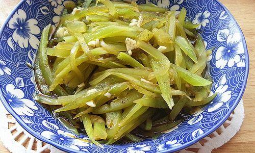 蒜香莴苣叶的美味制作方法（健康美食）
