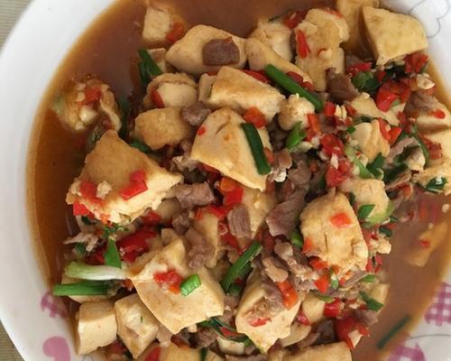 手把手教你做蒜香鱼豆腐（简单易学的美味家常菜）