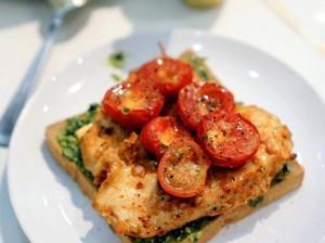 香烤圣女果蒜香意大利面的制作方法（一道美味又营养的佳肴）