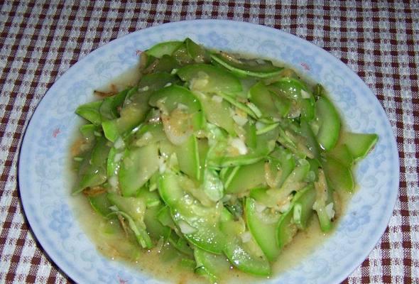 蒜香虾皮的制作方法（口感鲜美的中式烹饪大杀器）
