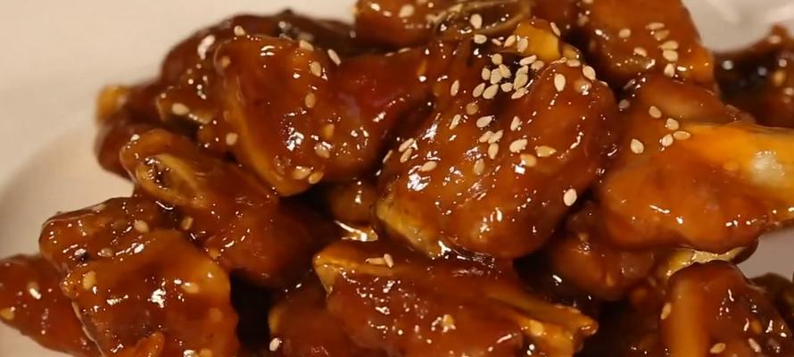 《美味可口的蒜香糖醋里脊》（家常菜做法）