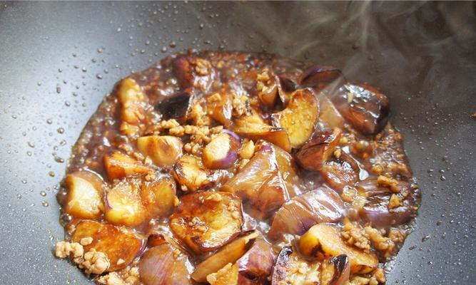 蒜香茄丝的制作方法（做出美味的家常菜）