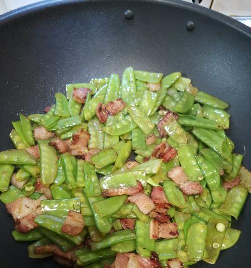 蒜香培根荷兰豆的做法（美味又健康）