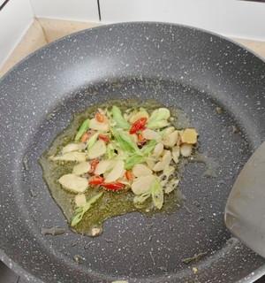 蒜香九肚鱼，清新美味，教你如何制作（以九肚鱼为主材）