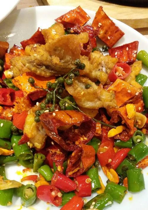 一口香辣，满口鲜香的美味佳肴（一口香辣）