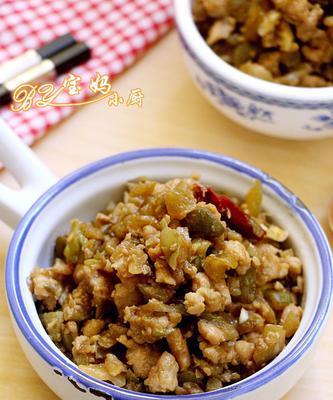蒜香瓜条的制作方法（以新鲜青瓜为原料）
