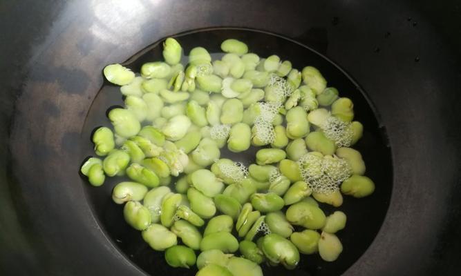蒜香蚕豆的美味做法（家庭厨房）