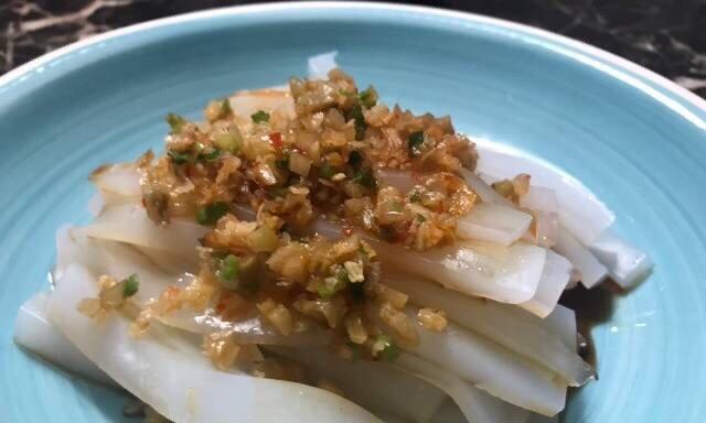 蒜香拌凉粉的制作方法（一份清爽夏日的美食享受）