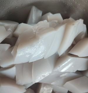 蒜香拌凉粉的制作方法（一份清爽夏日的美食享受）