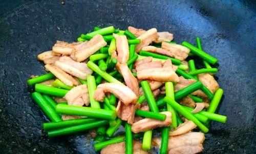 蒜薹五花肉的美食制作