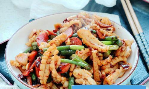 蒜苔鱿鱼的美味做法（尝鲜必备）