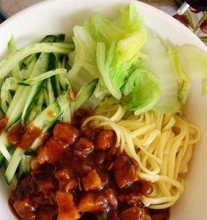 蒜苔肉末炸酱面的制作方法（做一碗色香味俱佳的炸酱面）