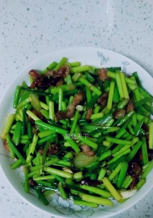 双椒蒜苔炒猪心，健康美味大碗菜（用猪心做一道营养丰富的家常菜）