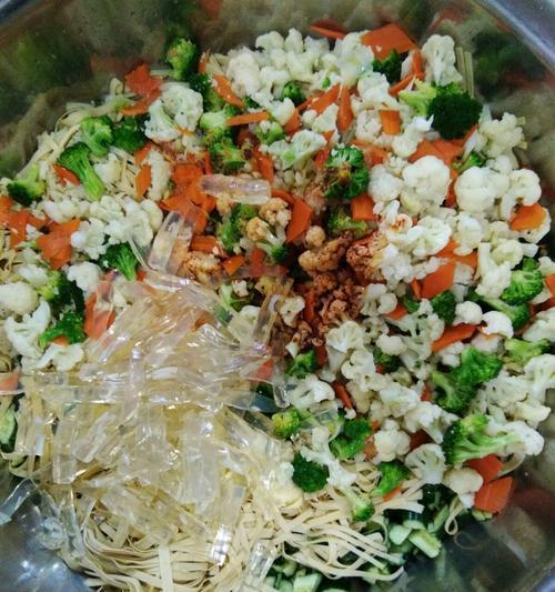 以素拼为主的美食制作（用新鲜素材）
